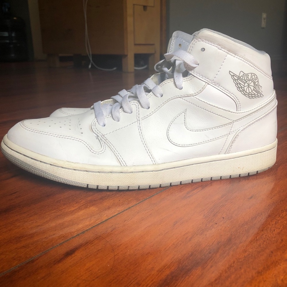 Air Jordan 1 Mid Size 12